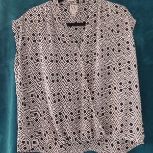 Worthington Black and White Geometric Blouse